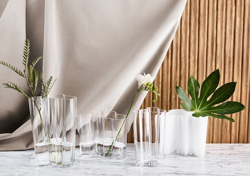 Iittala Alvar Aalto váza - předlohou byla rozvlněnost finských jezer