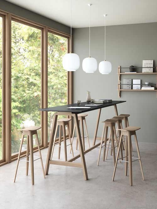 HC1 barová židle od Andersen Furniture - elegantní, jednoduchá barovka doplňující vysoký stůl HT1