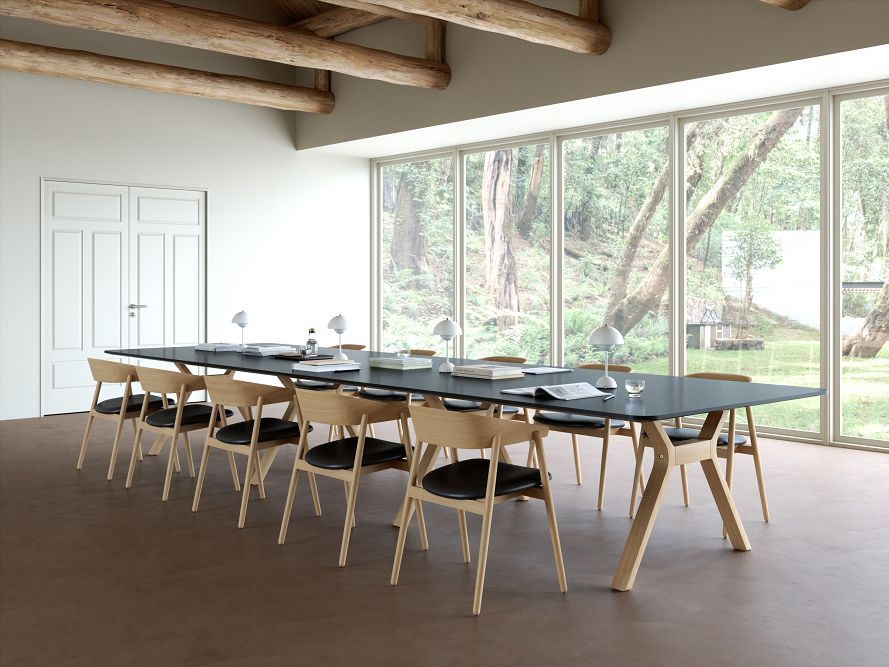 ANDERSEN furniture - elegantní zasedací místnost s čistým designem jednacího stolu SPACE a židlí AC2