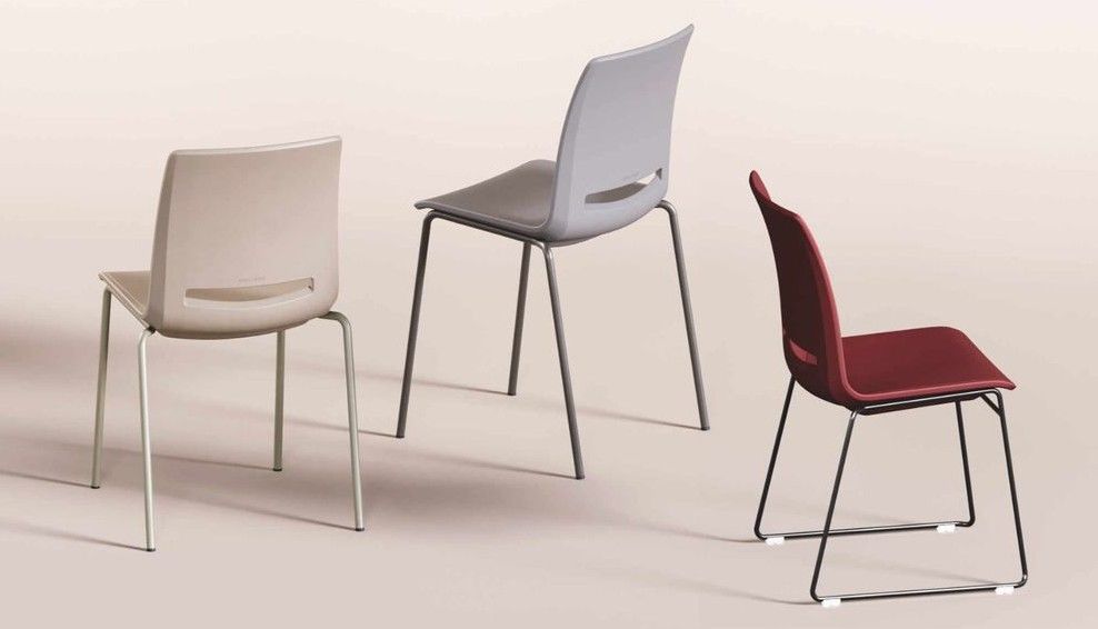 Kolekce židle V-Care se přizpůsobí potřebám uživatelů a snadno se i svým minimalistickým designem začlení do jakéhokoli interiéru